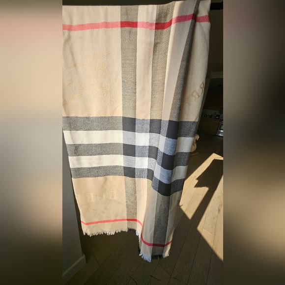 Burberry wool silk scarf - Picture 1 of 6
